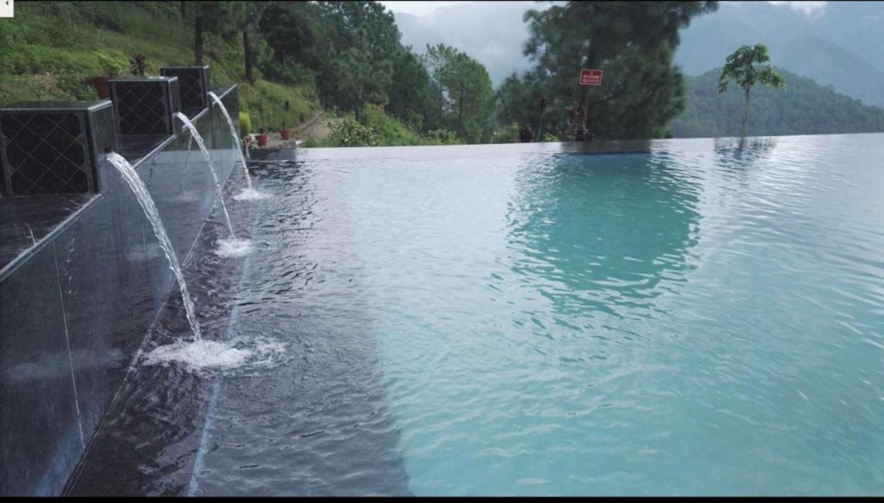 Blue Pine Resort Lansdowne Exteriör bild